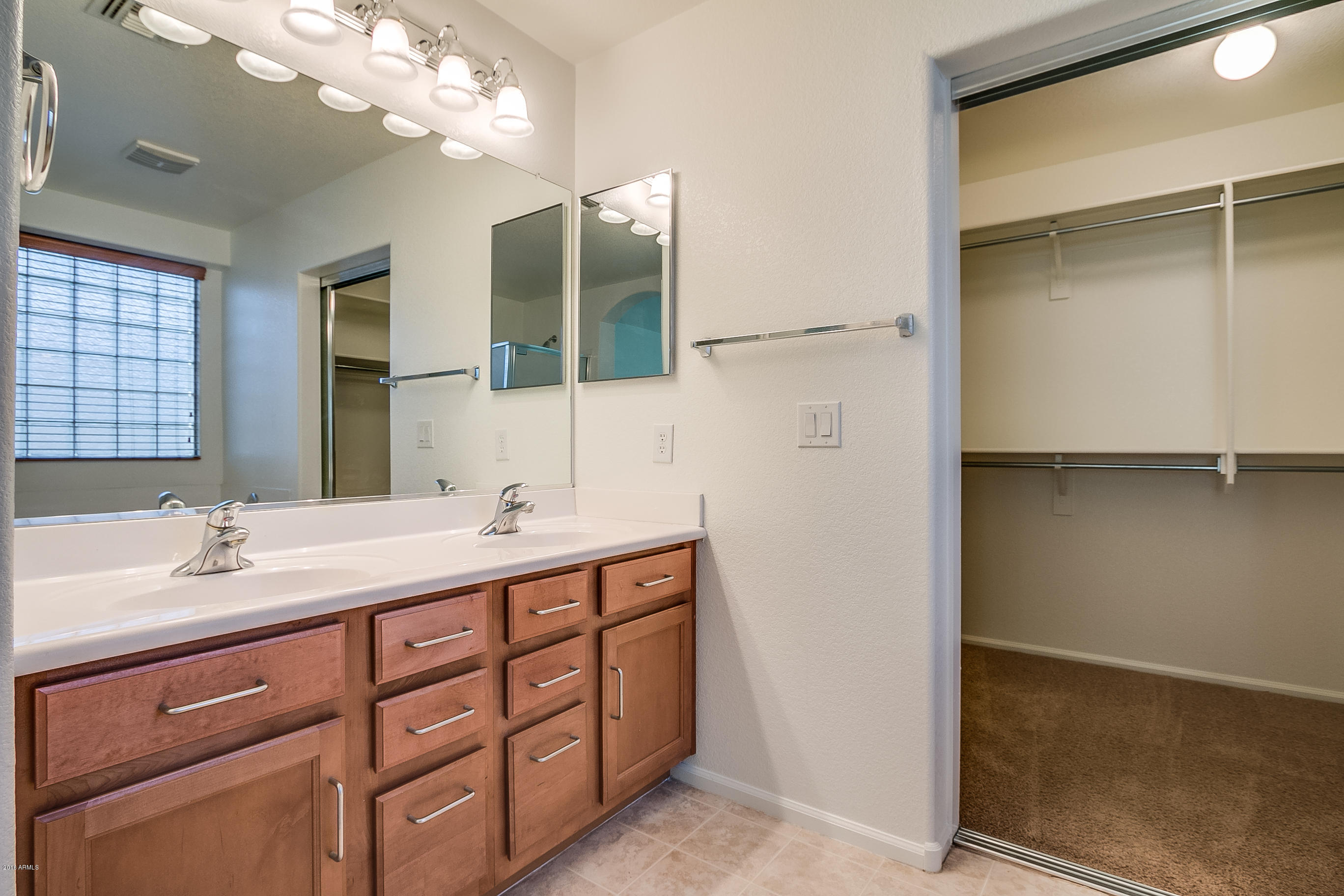 2442 West Via Dona Road Phoenix, AZ 85085 - Photo 9 of 15 Via Dona-31