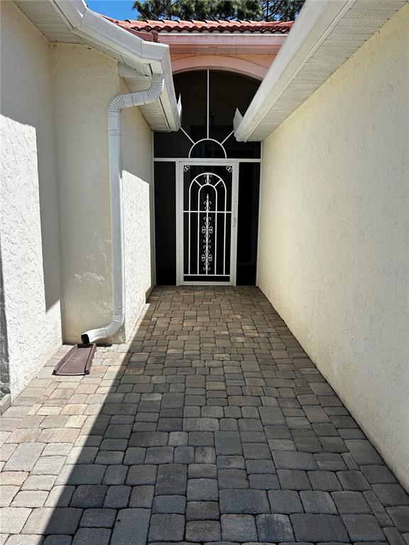 4398 Summertree Road Venice, FL 34293 - Photo 5 of 14 Gallery Image 5
