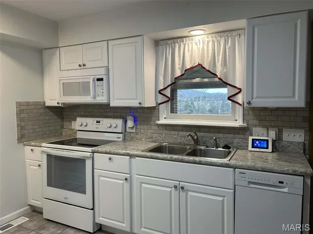 $340,000 | 3958 Hwy Nn, Pacific, MO 63069