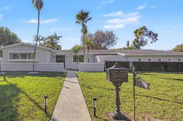 $1,325,000 | 7950 Southwest 161st Street, Palmetto Bay, FL 33157