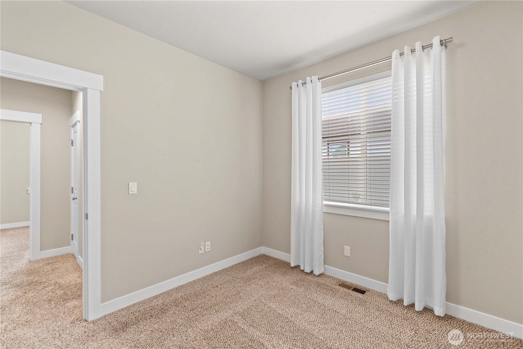 204 Pershing Circle Wenatchee, WA 98801 - Photo 19 of 33 a view of an empty room with a window