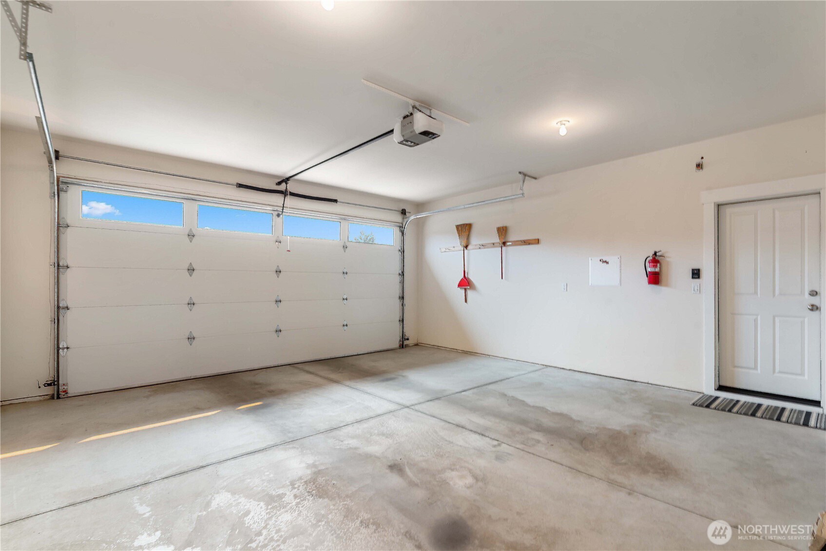 204 Pershing Circle Wenatchee, WA 98801 - Photo 33 of 33 a view of garage