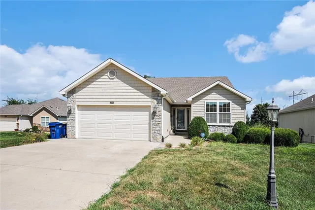 $408,000 | 104 Prairie Rose Circle, Smithville, MO 64089