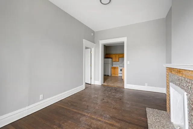 $1,400 | 322 Lake Street, Unit 2F, Oak Park, IL 60302