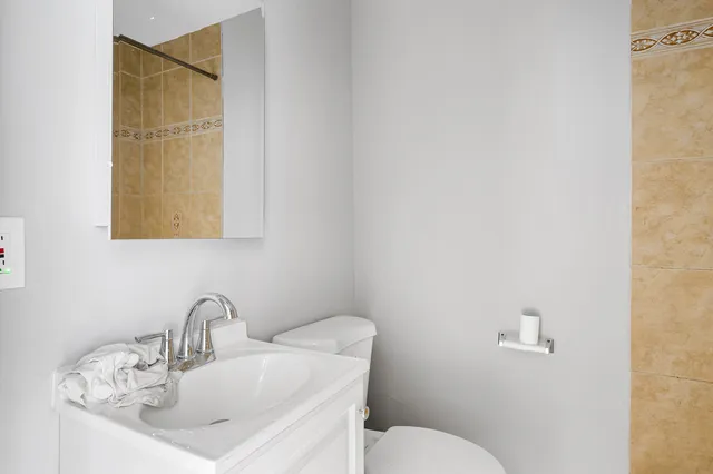 $1,400 | 322 Lake Street, Unit 2F, Oak Park, IL 60302