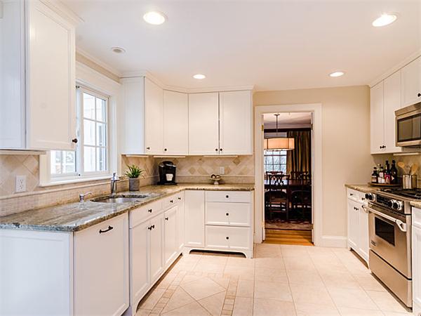 52 Emerson Road Wellesley, MA 02481 - Photo 3 of 21