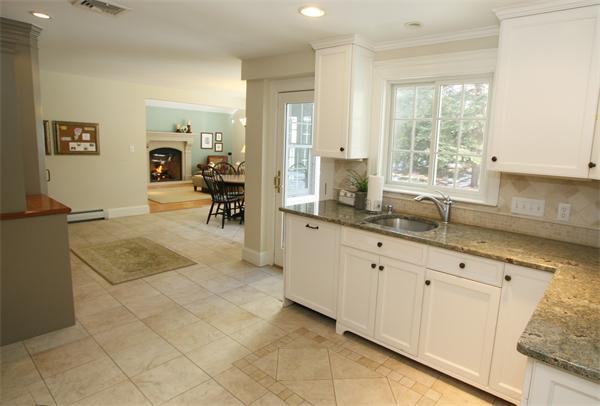 52 Emerson Road Wellesley, MA 02481 - Photo 4 of 21