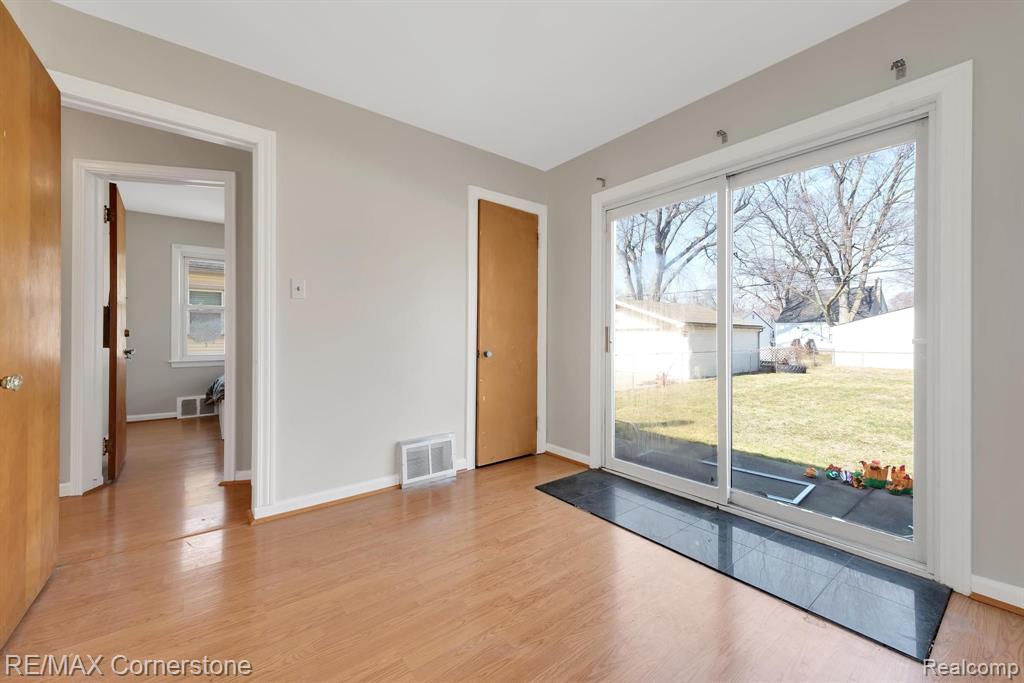 24410 Union Street Dearborn, MI 48124 - Photo 11 of 24