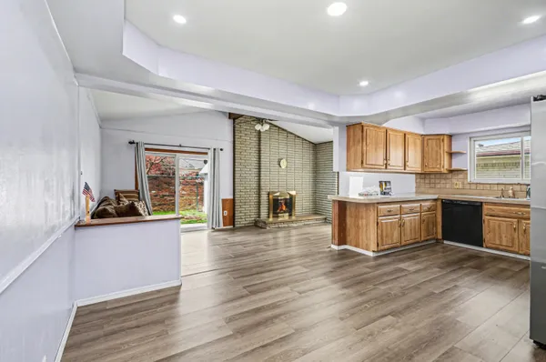 $309,900 | 33057 Sherwood Forest Drive, Sterling Heights, MI 48310