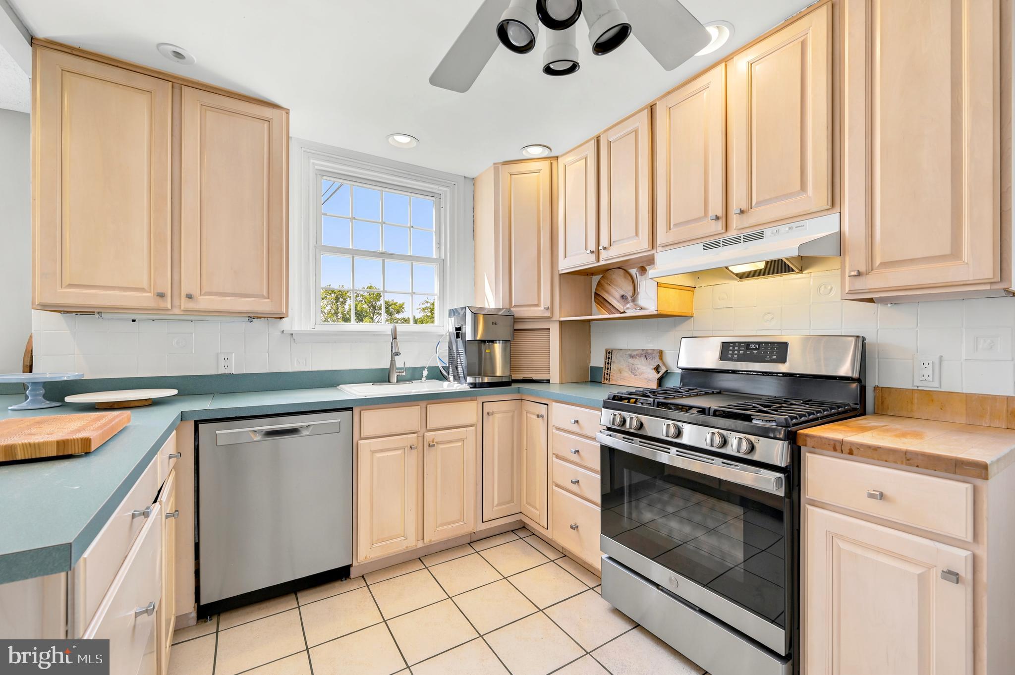232 Henley Road Wynnewood, PA 19096 - Photo 13 of 25