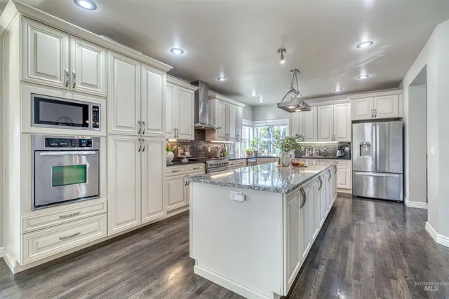 $999,900 | 85 South Vandries Avenue, Eagle, ID 83616