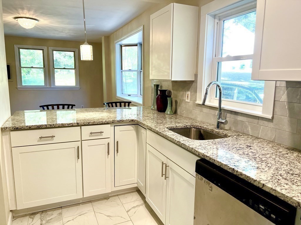 2 Rolfe Avenue Worcester, MA 01604 - Photo 9 of 38 Gallery Image 9