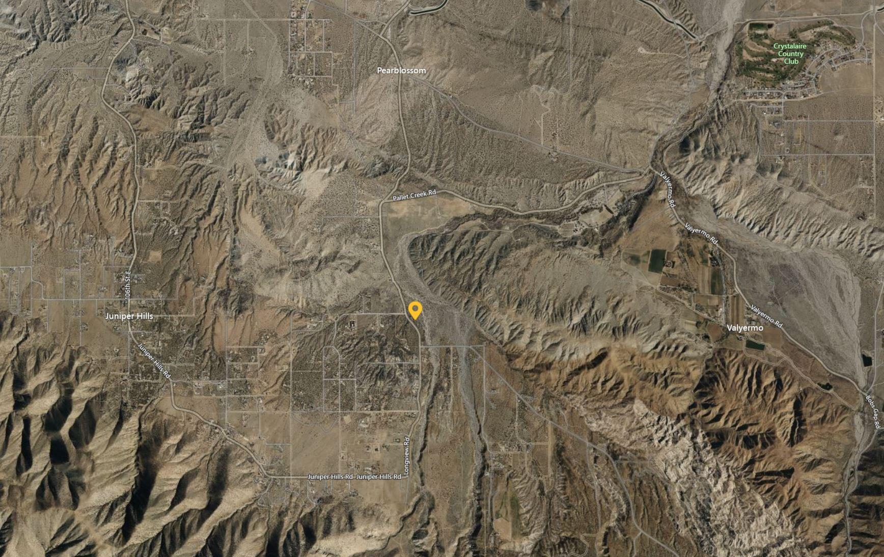 29500 Longview Road Pearblossom, CA 93553 - Photo 3 of 5 a close view of a shower