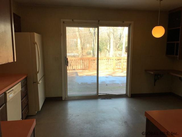 95 Berwick Road Bethlehem, NY 12054 - Photo 19 of 26 Photo 19