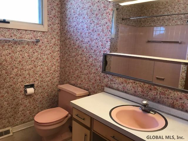 95 Berwick Road Bethlehem, NY 12054 - Photo 24 of 26 Photo 24