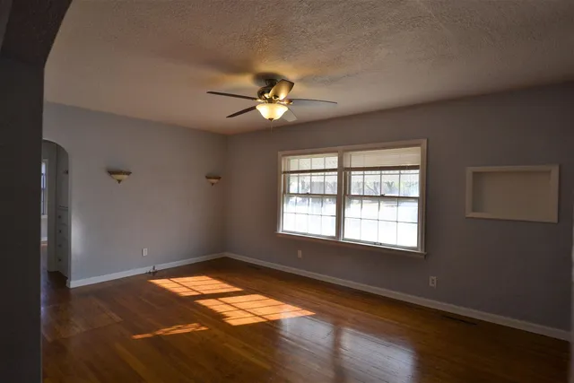 $119,900 | 318 14th Avenue, Augusta, KS 67010