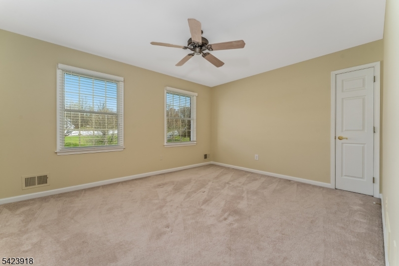 36 Grove Farm Road Pittstown, NJ 08867 - Photo 27 of 36