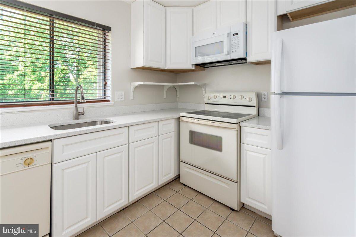 15710 Dorset Road, Unit 302 Laurel, MD 20707 - Photo 14 of 29