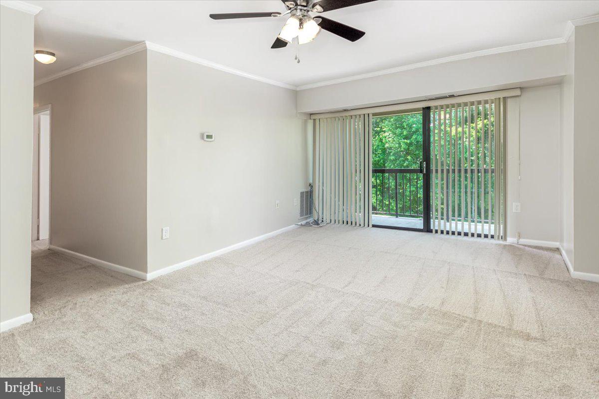 15710 Dorset Road, Unit 302 Laurel, MD 20707 - Photo 6 of 29 Living Room