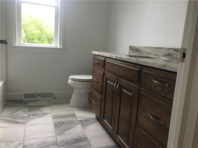 105 Sun Ridge Butler, PA 16001 - Photo 12 of 16 Bath
