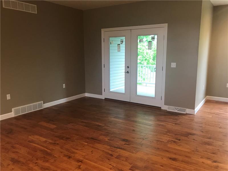 105 Sun Ridge Butler, PA 16001 - Photo 3 of 16 Dining area