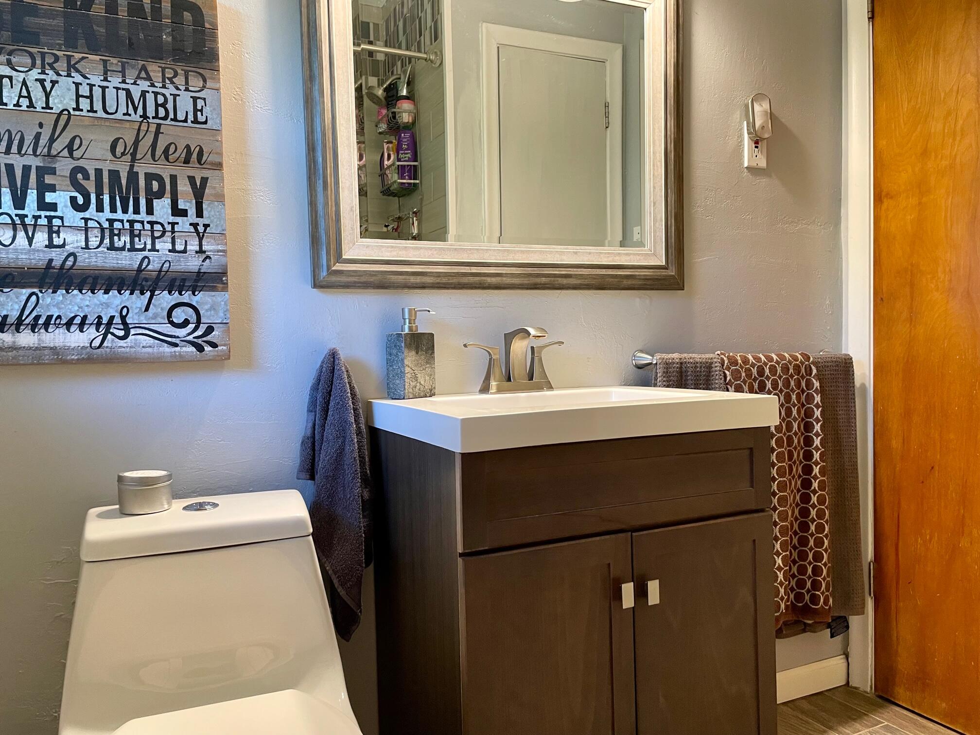 2753 Vrooman Road Jackson, MI 49203 - Photo 24 of 46 2753 Vrooman bath 4