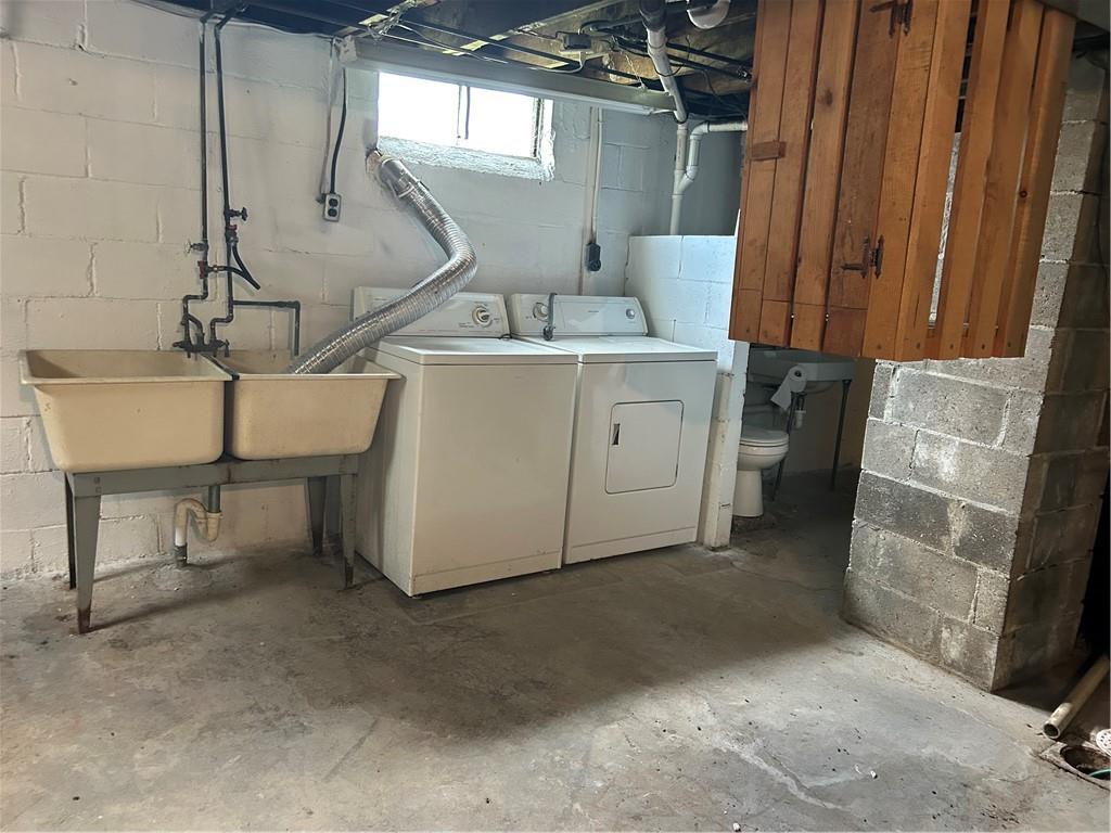 314 Terrace McKeesport, PA 15135 - Photo 15 of 19 a utility room with cabinets