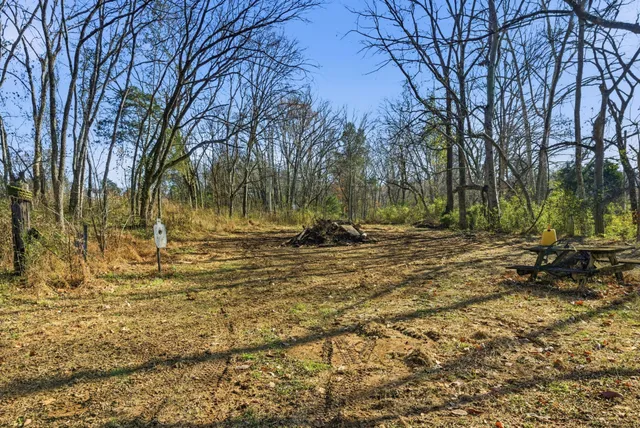 a picture of a bench in a white cabinet