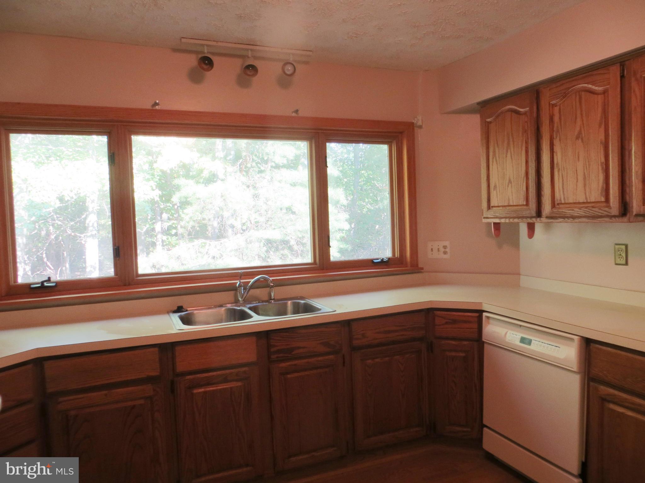 10709 Harley Road Lorton, VA 22079 - Photo 6 of 23 Kitchen
