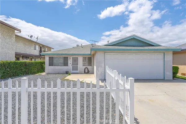 $1,599,000 | 10921 Walnut Street, Los Alamitos, CA 90720