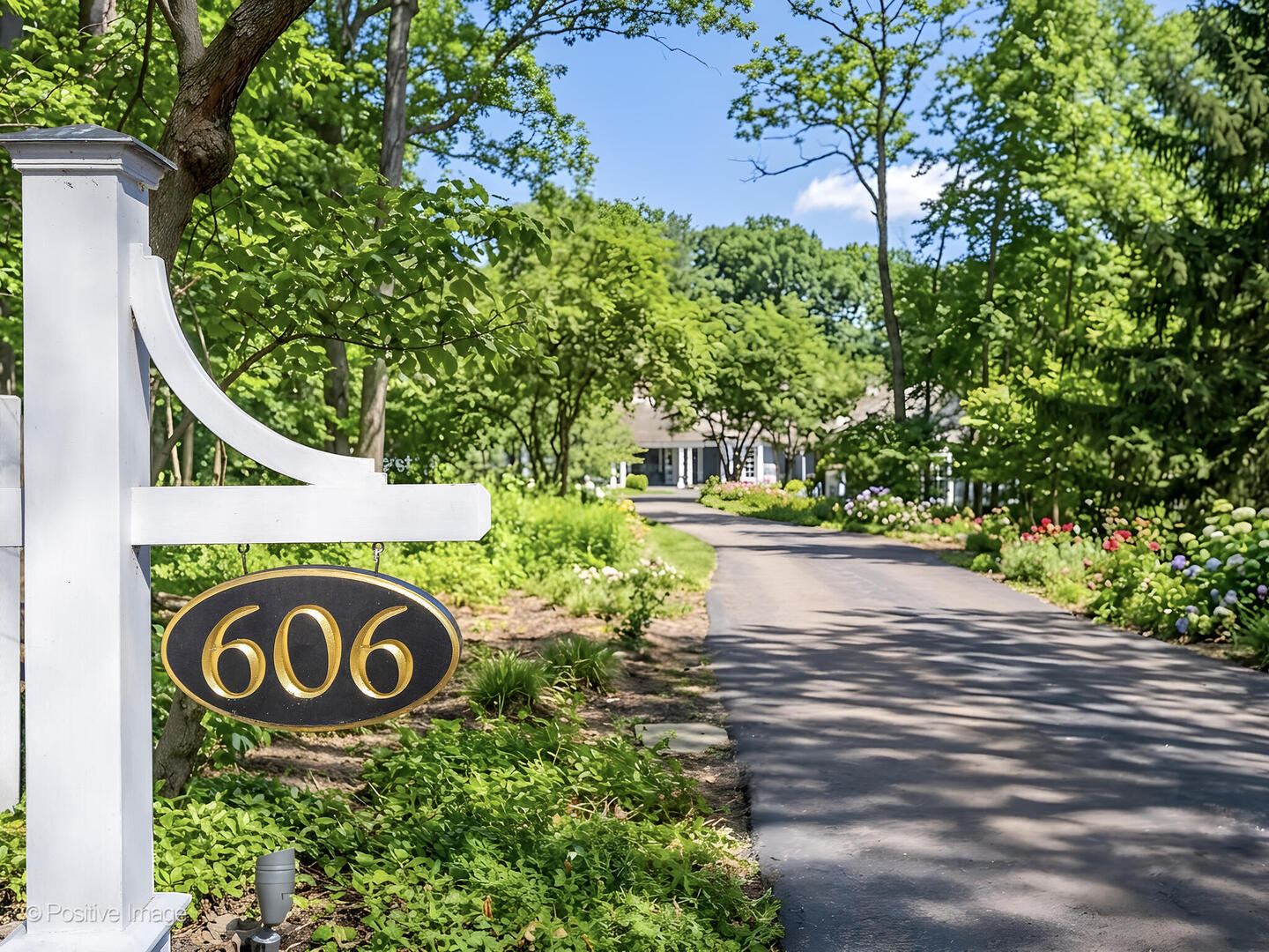 606 Wood Road Oak Brook, IL 60523 - Photo 2 of 16