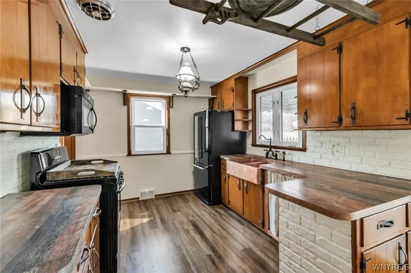 $209,900 | 1316 Moll Street, North Tonawanda, NY 14120