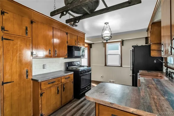 $209,900 | 1316 Moll Street, North Tonawanda, NY 14120