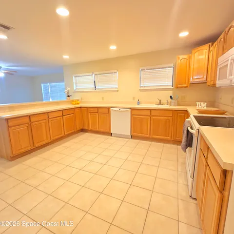 $1,800 | 820 Tupelo Drive, Melbourne, FL 32935