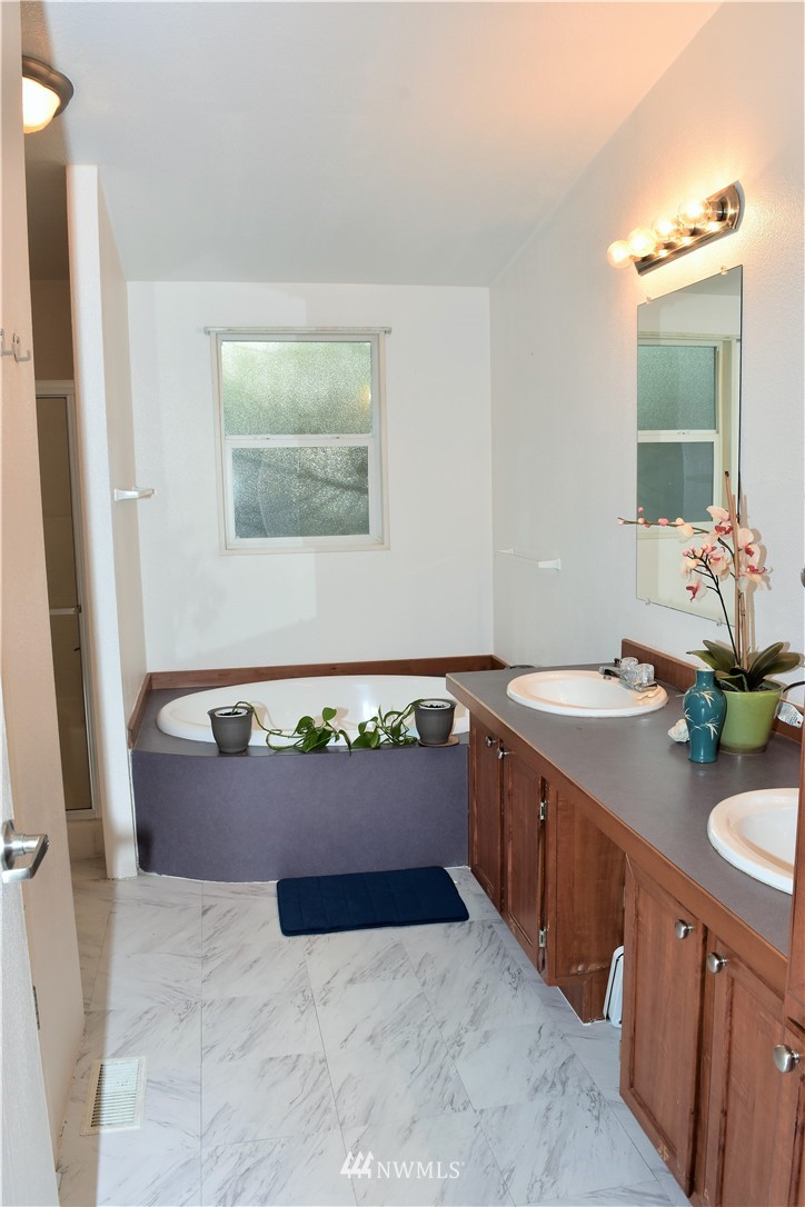 401 East Agate Loop Road Shelton, WA 98584 - Photo 15 of 24 Gallery Image 15