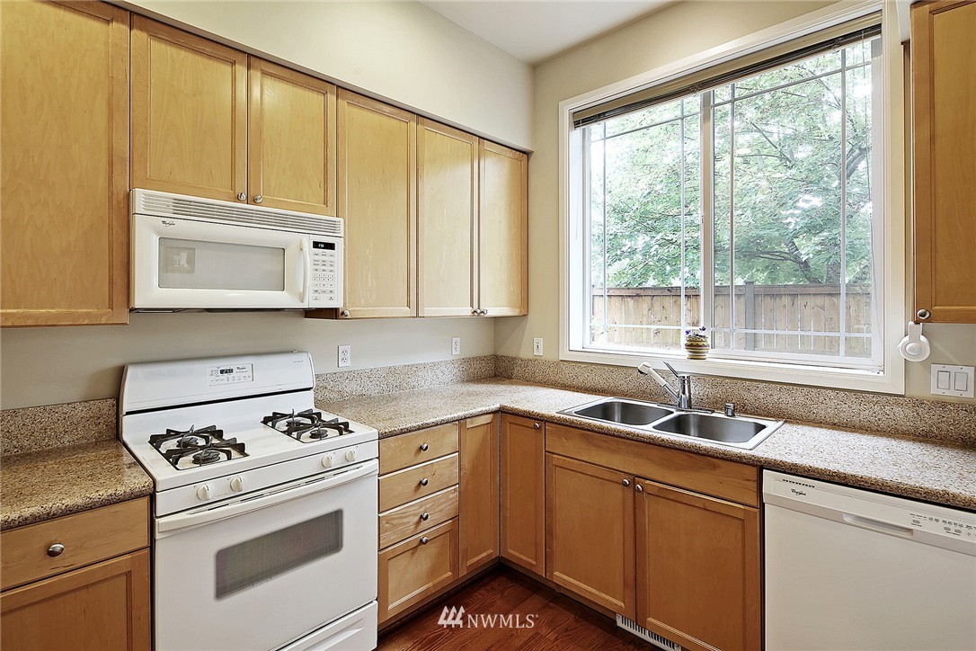 13805 Southeast Allen Road Bellevue, WA 98006 - Photo 11 of 25