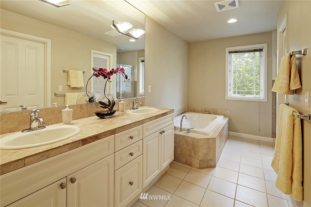13805 Southeast Allen Road Bellevue, WA 98006 - Photo 16 of 25