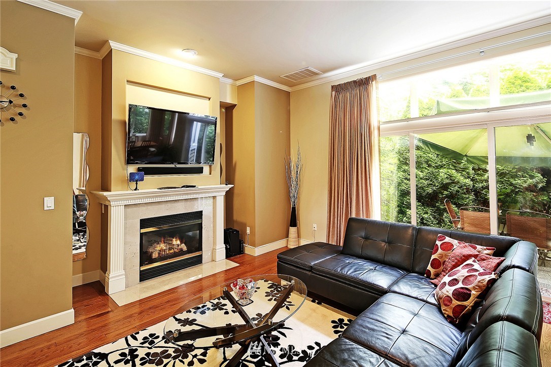 13805 Southeast Allen Road Bellevue, WA 98006 - Photo 4 of 25