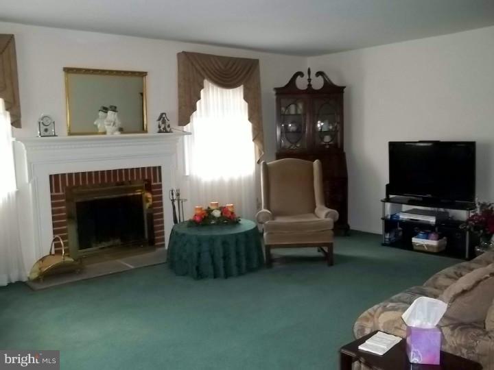506 Beatty Road Springfield, PA 19064 - Photo 6 of 16 Living Room