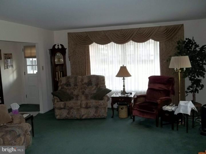 506 Beatty Road Springfield, PA 19064 - Photo 7 of 16 Living Room
