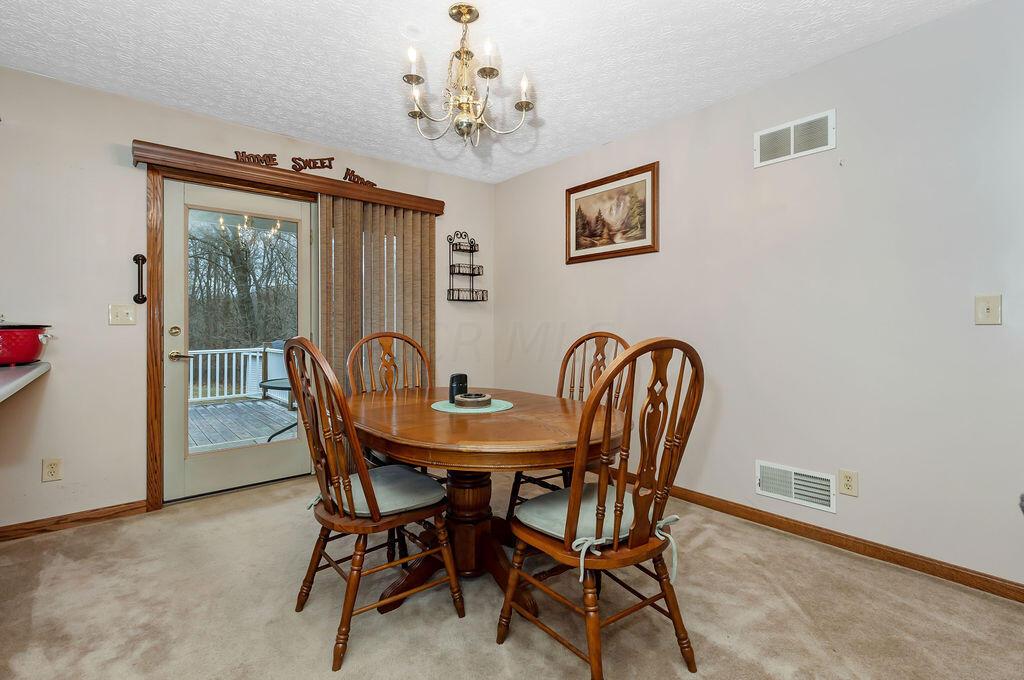 4085 Gratiot Road Southeast Newark, OH 43056 - Photo 23 of 41 5-DiningRoom