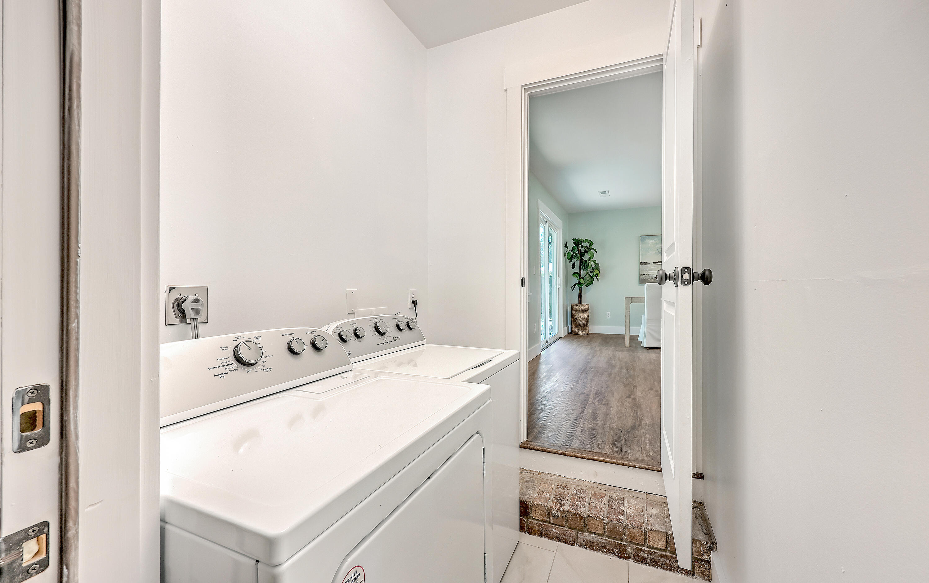 1037 Harrison Road Ladson, SC 29456 - Photo 28 of 40 Laundry room