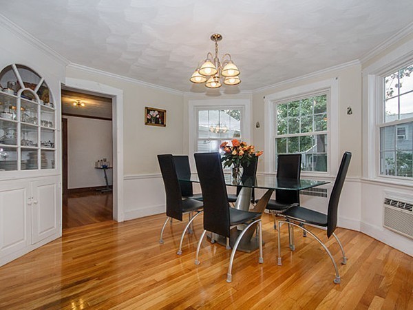 17 Hemlock Road Newton, MA 02464 - Photo 2 of 12