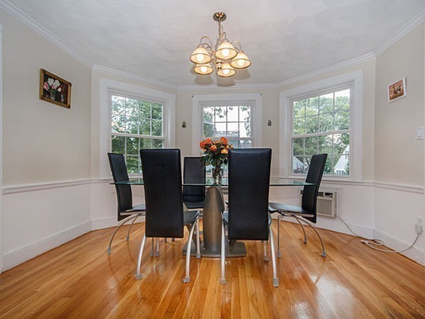 17 Hemlock Road Newton, MA 02464 - Photo 3 of 12