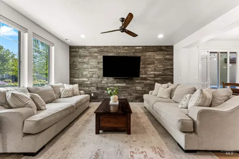$720,000 | 4471 East Parkcenter Boulevard, Boise, ID 83716