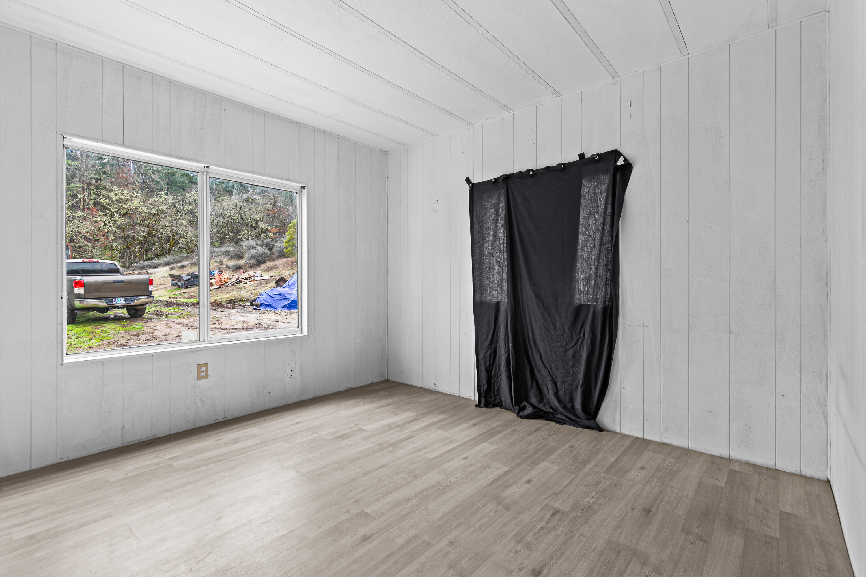 5885 Crowfoot Road Trail, OR 97541 - Photo 21 of 45 9R9A6159