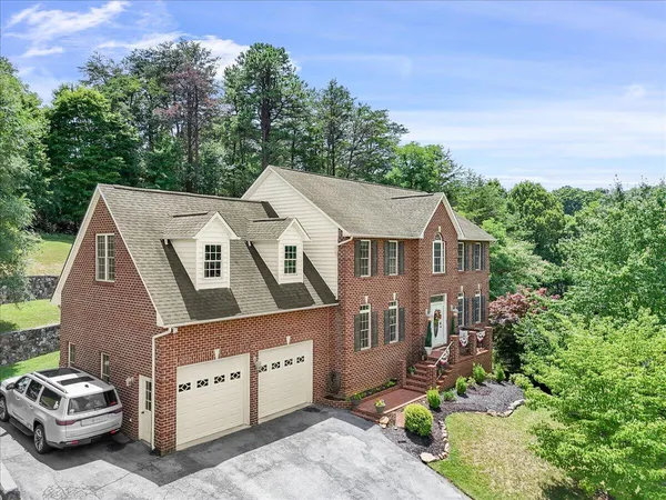 $599,950 | 5306 Dresden Circle, Roanoke, VA 24012