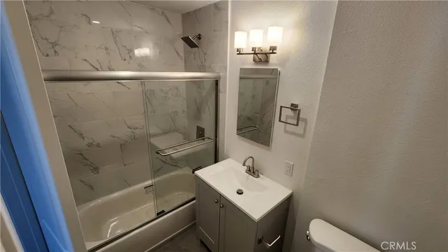 $3,050 | 988 El Camino Drive, Unit 203, Costa Mesa, CA 92626