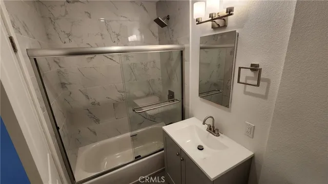 $3,050 | 988 El Camino Drive, Unit 203, Costa Mesa, CA 92626