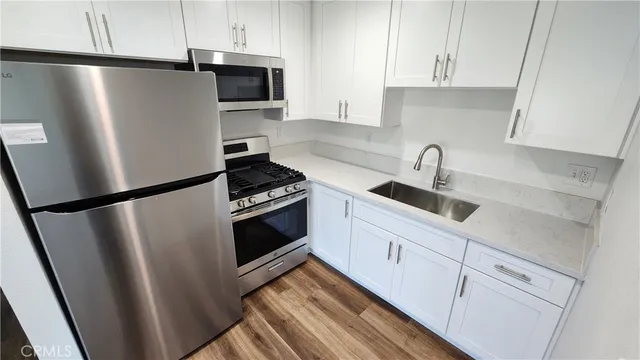 $3,050 | 988 El Camino Drive, Unit 203, Costa Mesa, CA 92626